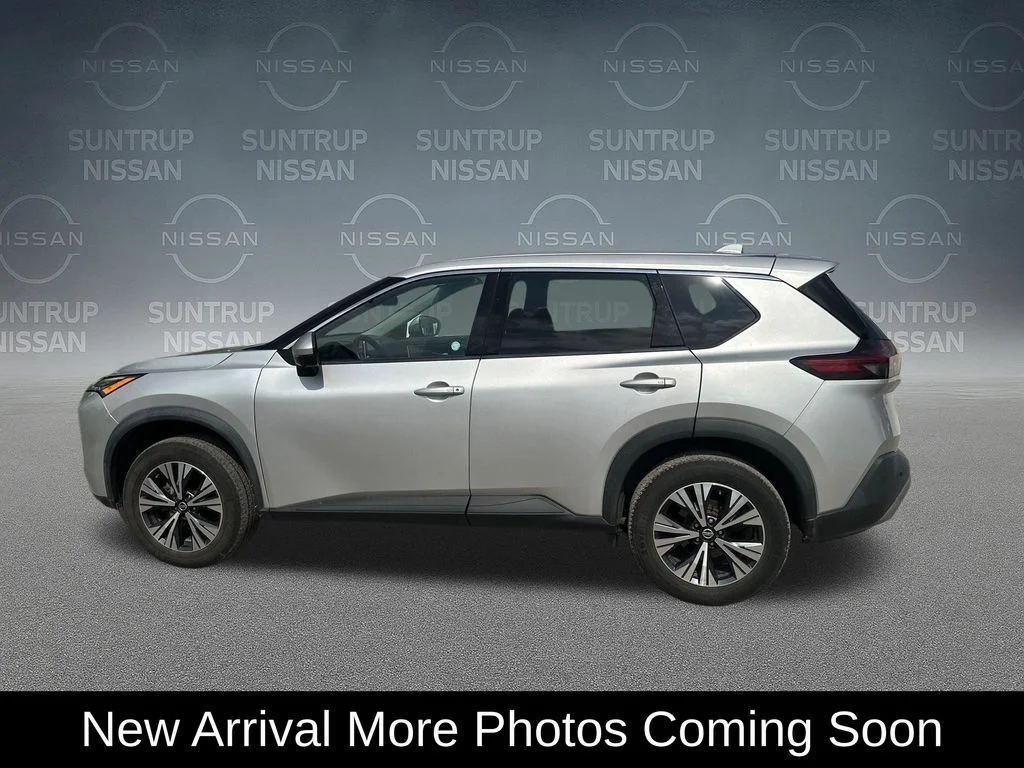 Used 2021 Silver Nissan SV image 2