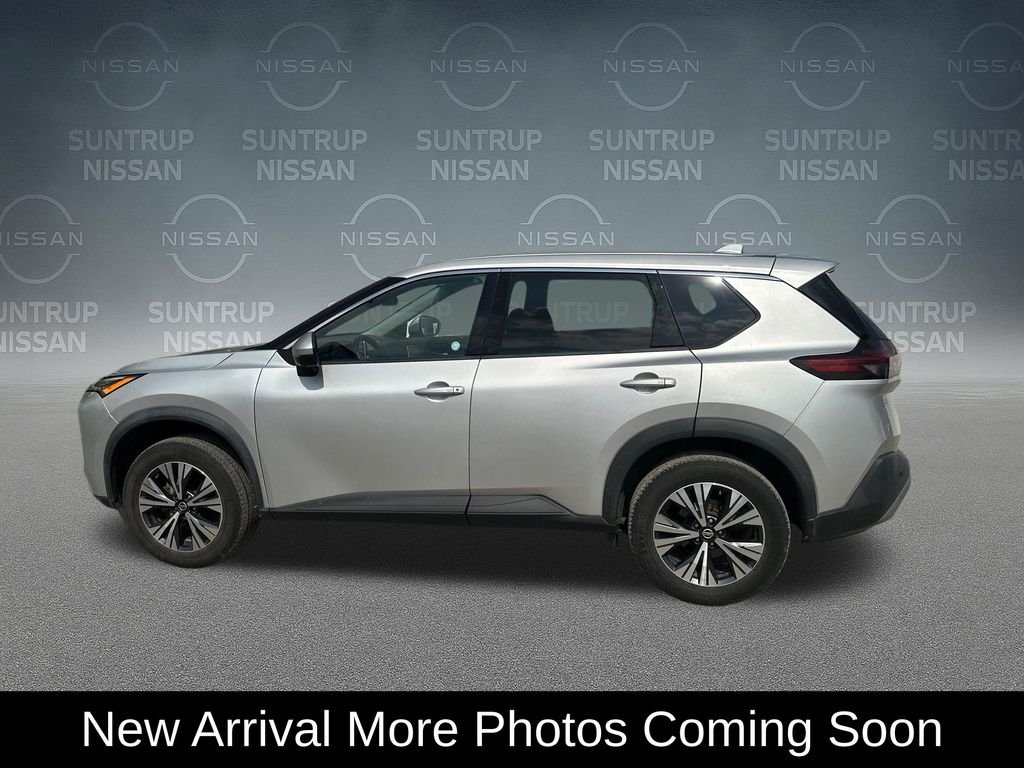 Used 2021 Silver Nissan SV image 2