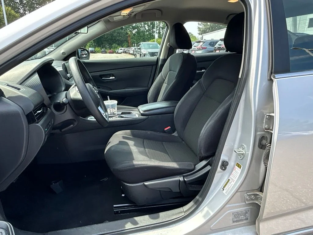 Used 2020 Silver Nissan S image 13
