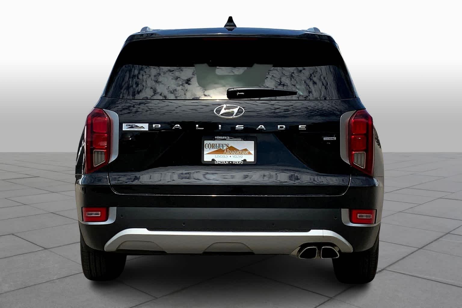 Used 2022 Abyss Black Pearl Hyundai SEL image 5