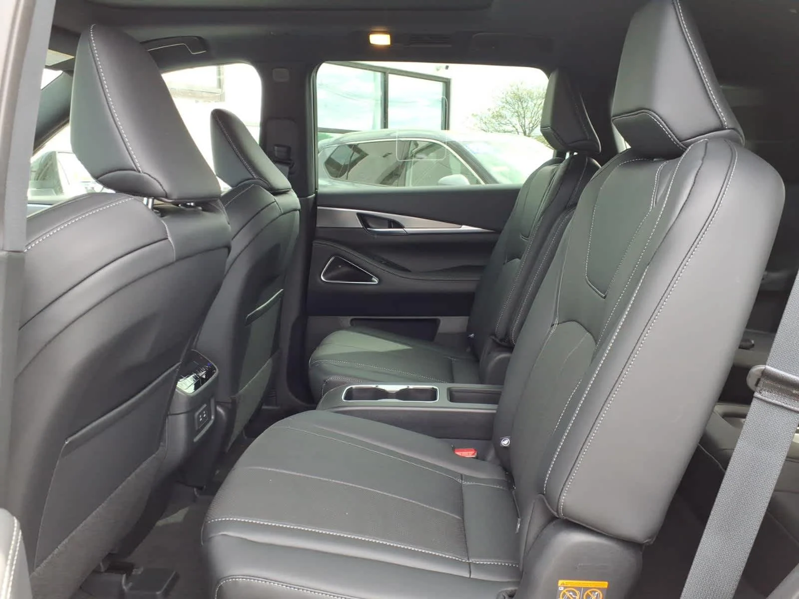 New 2027 Radiant White/Black Obsidian INFINITI SPORT image 6