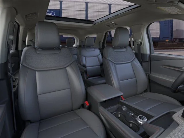 New 2026 Star White Metallic Tri-Coat Ford Active image 35