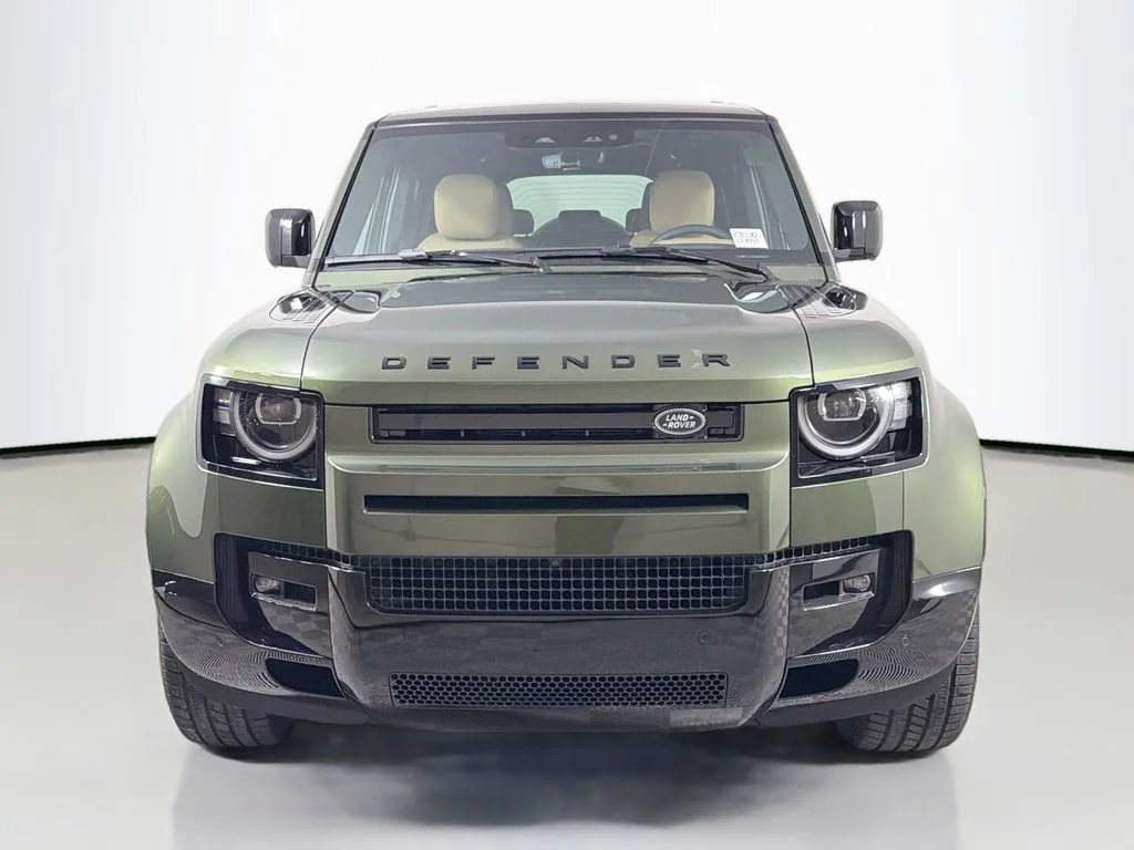 New 2026 Woolstone Green Land Rover X-Dynamic SE image 2