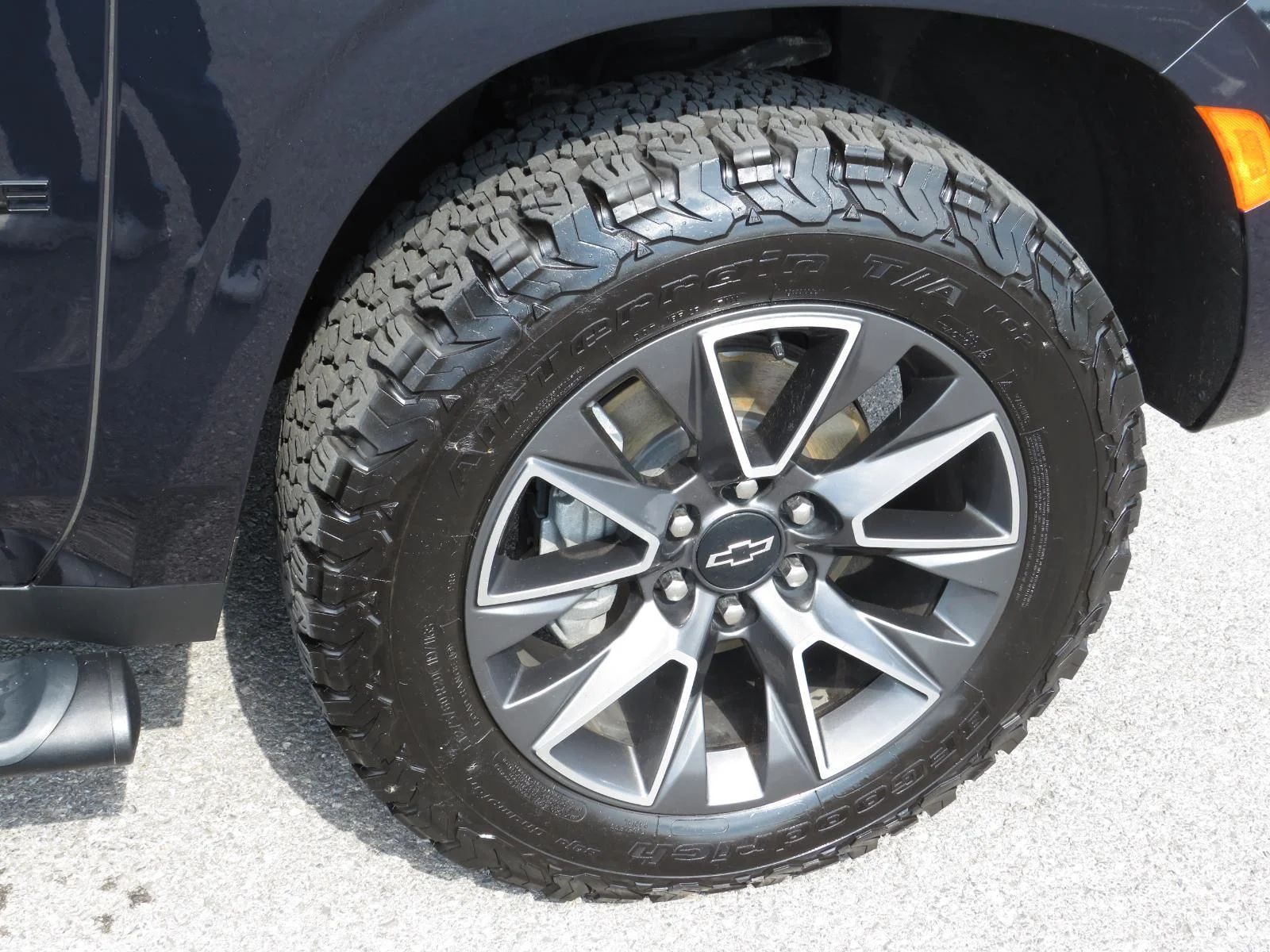Used 2023 Midnight Blue Metallic Chevrolet Z71 image 10