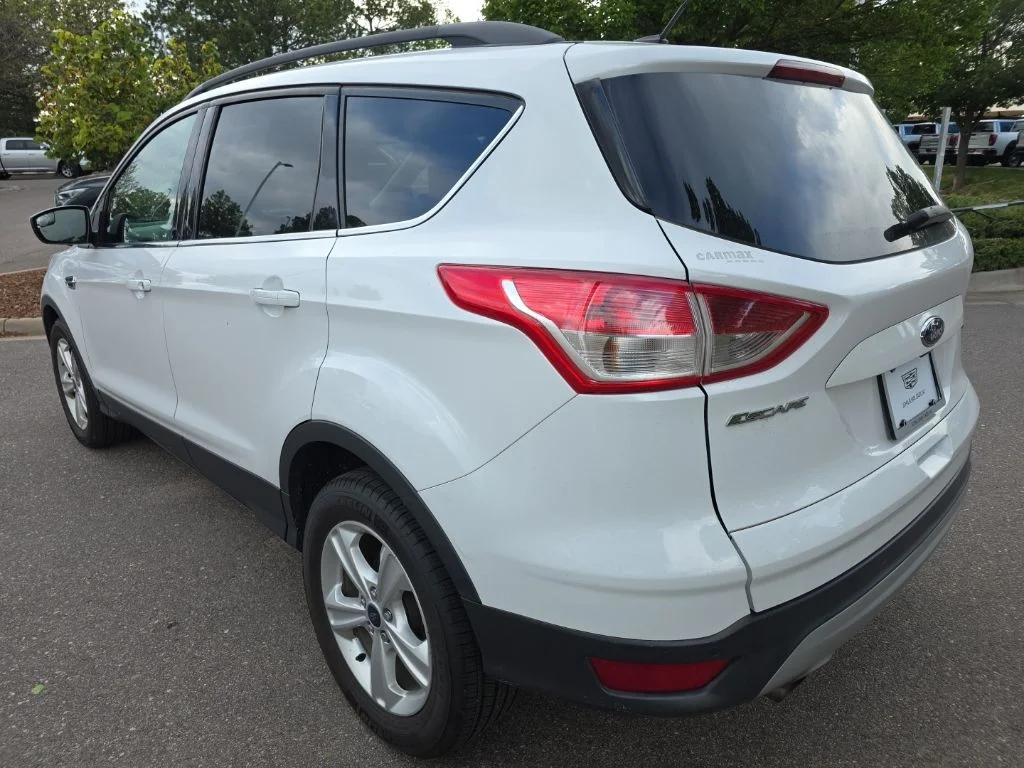 Used 2015 Oxford White Ford SE image 4
