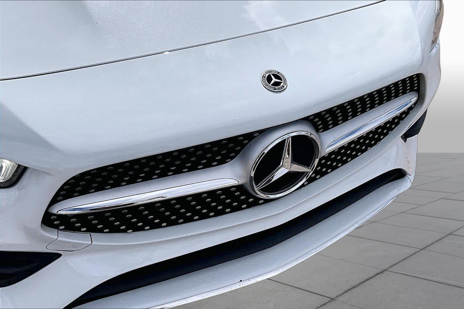 Used 2022 Digital White Metallic Mercedes-Benz CLA 250 image 26