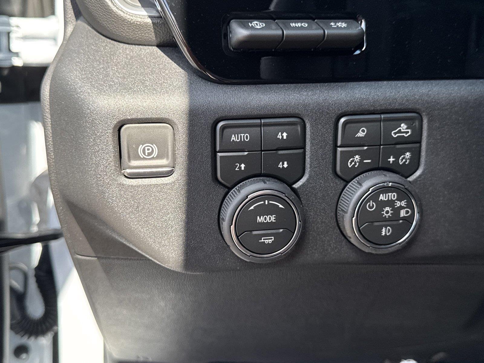 New 2026 Polar White Tricoat Chevrolet High Country image 20