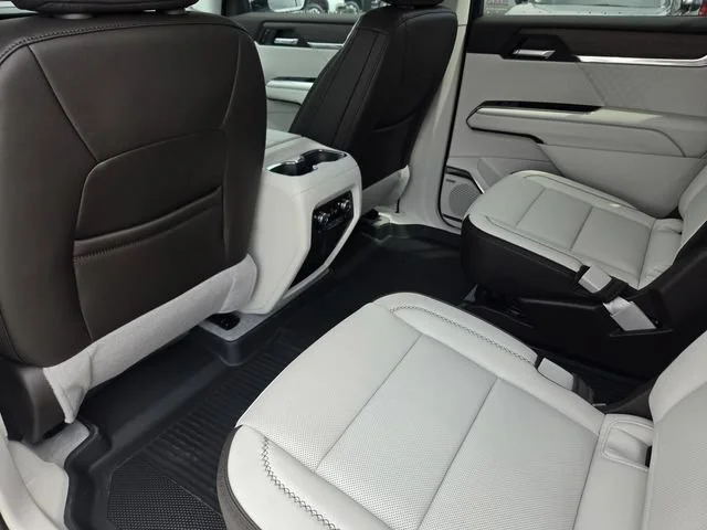 2026 GMC Acadia Denali - Photo 34
