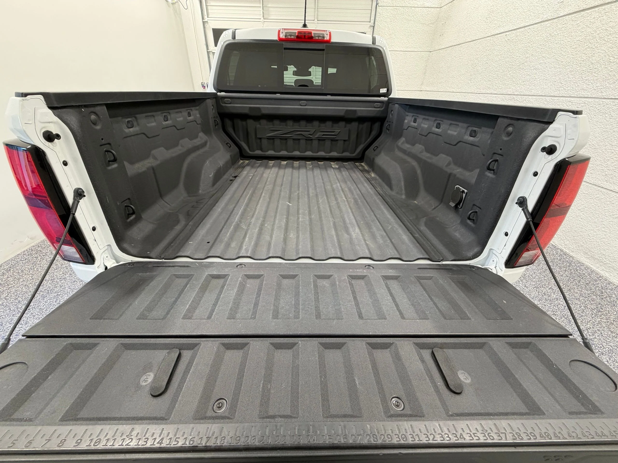 Used 2024 White Chevrolet ZR2 image 26