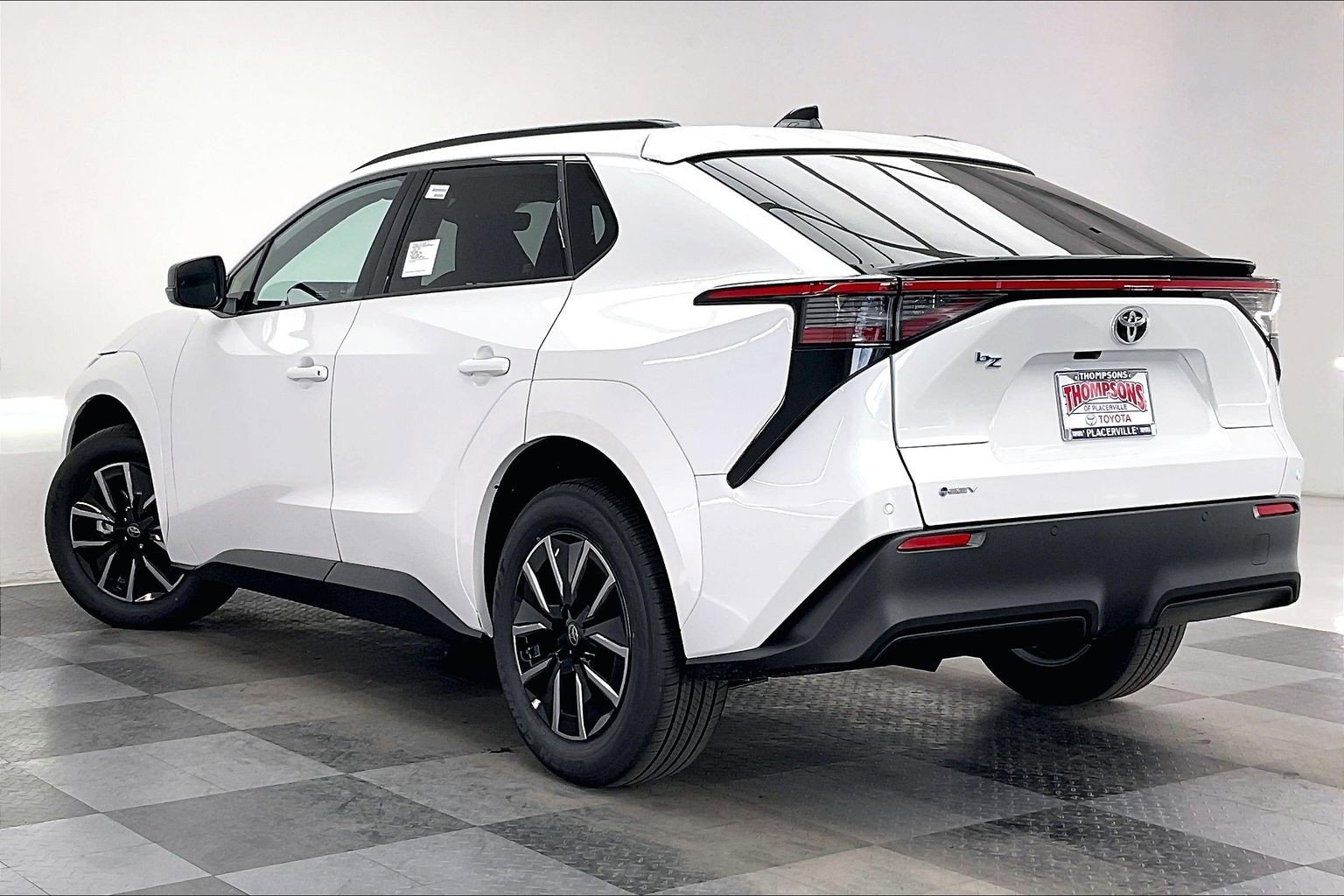 2026 Toyota bZ XLE - Photo 2