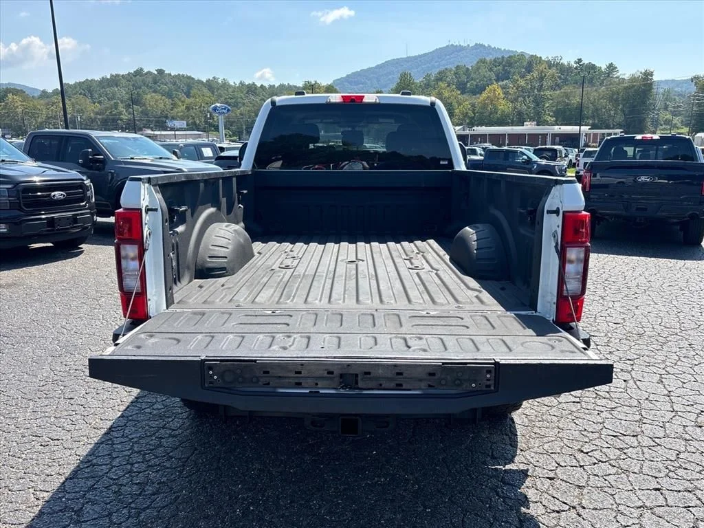 Used 2021 Oxford White Ford XLT image 7