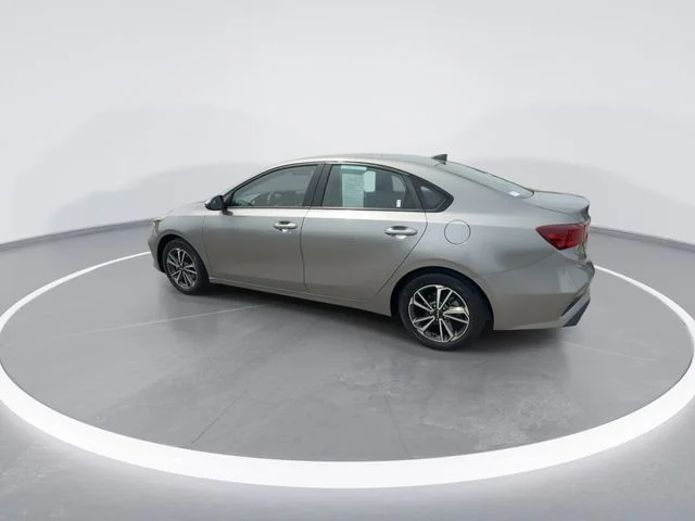 Used 2023 Gray Kia LXS image 6