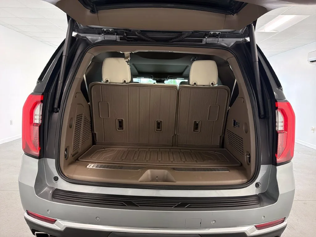 Used 2025 Sterling Metallic GMC Denali image 8