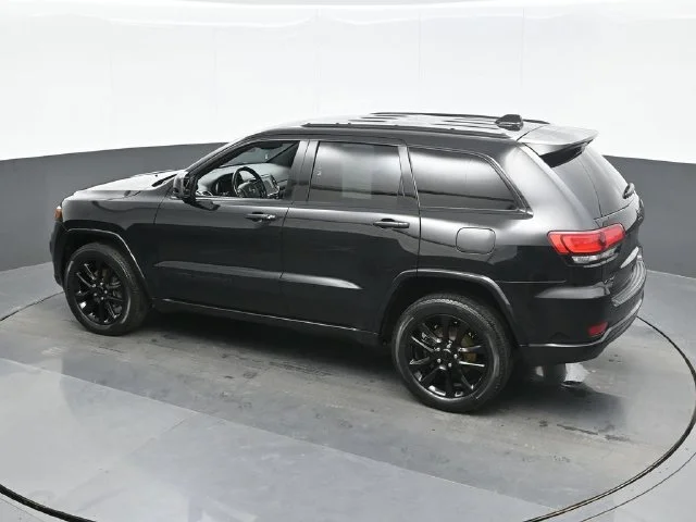 2020 Jeep Grand Cherokee Altitude - Photo 11