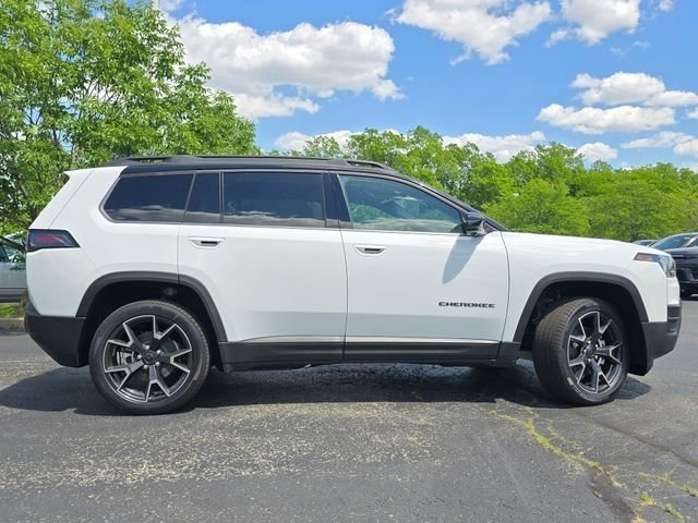 New 2026 Bright White Clear-Coat Exterior Paint Jeep Overland image 32