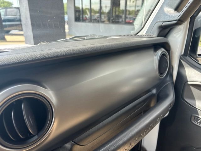Used 2022 White Jeep Unlimited Sport S image 24