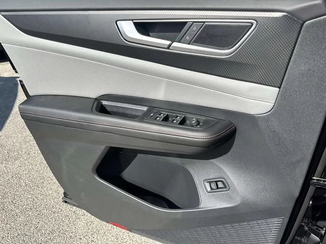 New 2026 Black Volkswagen Peak Edition image 17