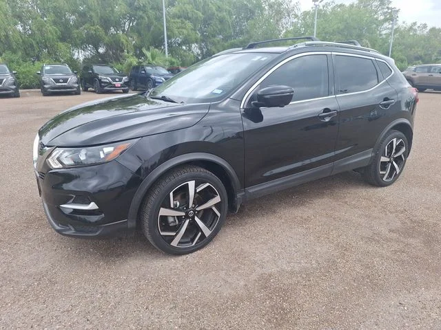 2022 Nissan Rogue Sport SL AWD's photo