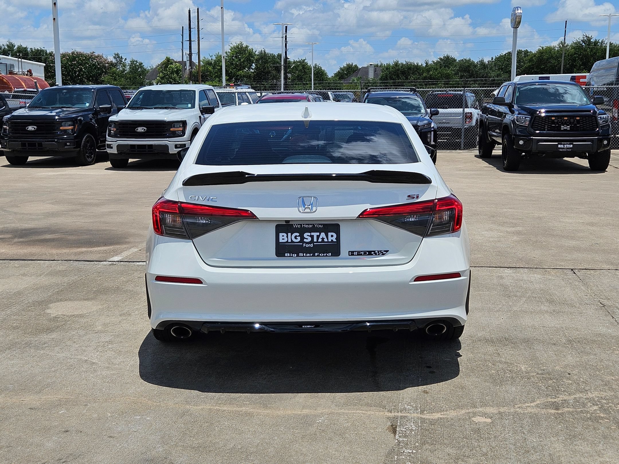 Used 2023 Platinum White Pearl Honda Si image 4