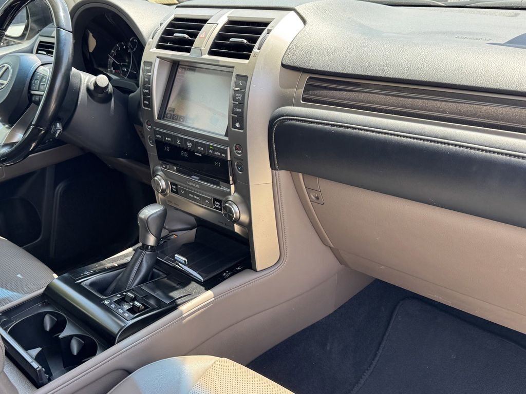 Used 2020 Pearl Lexus 460 image 7