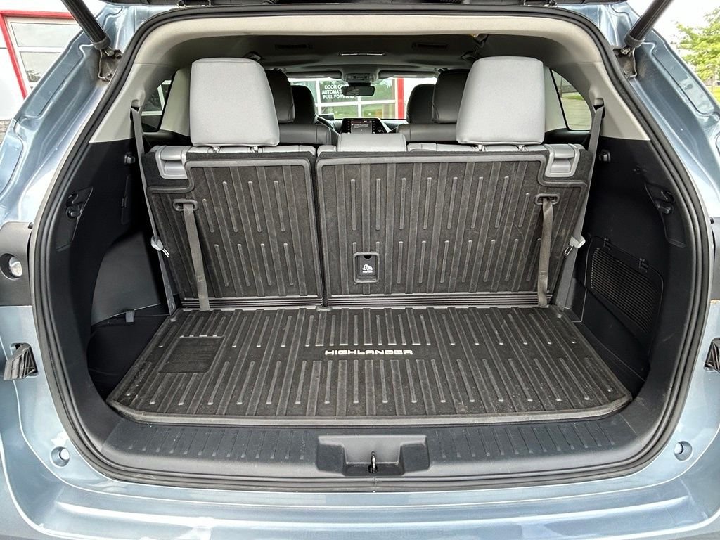 Used 2022 Moon Dust Toyota XLE image 52