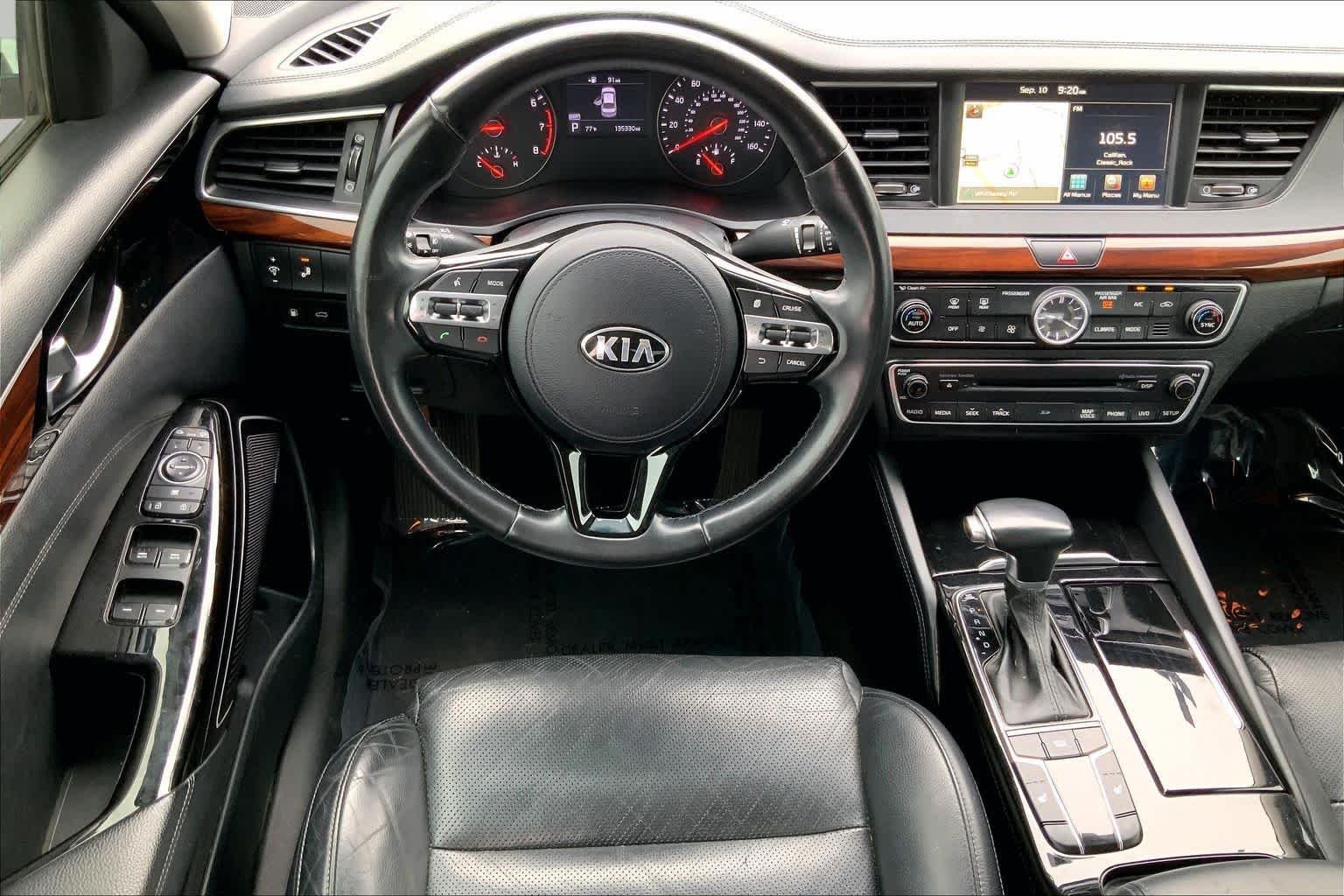 Pre-Owned 2017 Kia Cadenza Premium