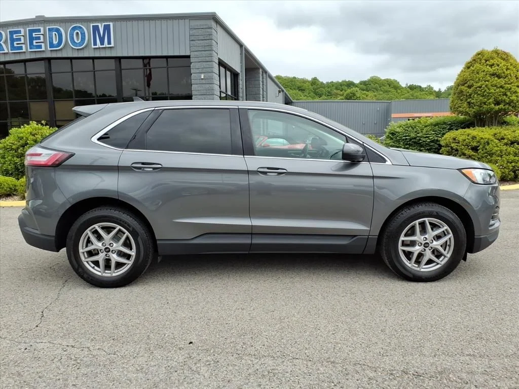 2024 Ford Edge SEL - Photo 8