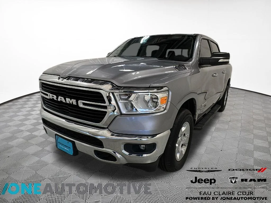 2020 RAM 1500 Big Horn/Lone Star 4x4 Crew Cab 5'7's photo