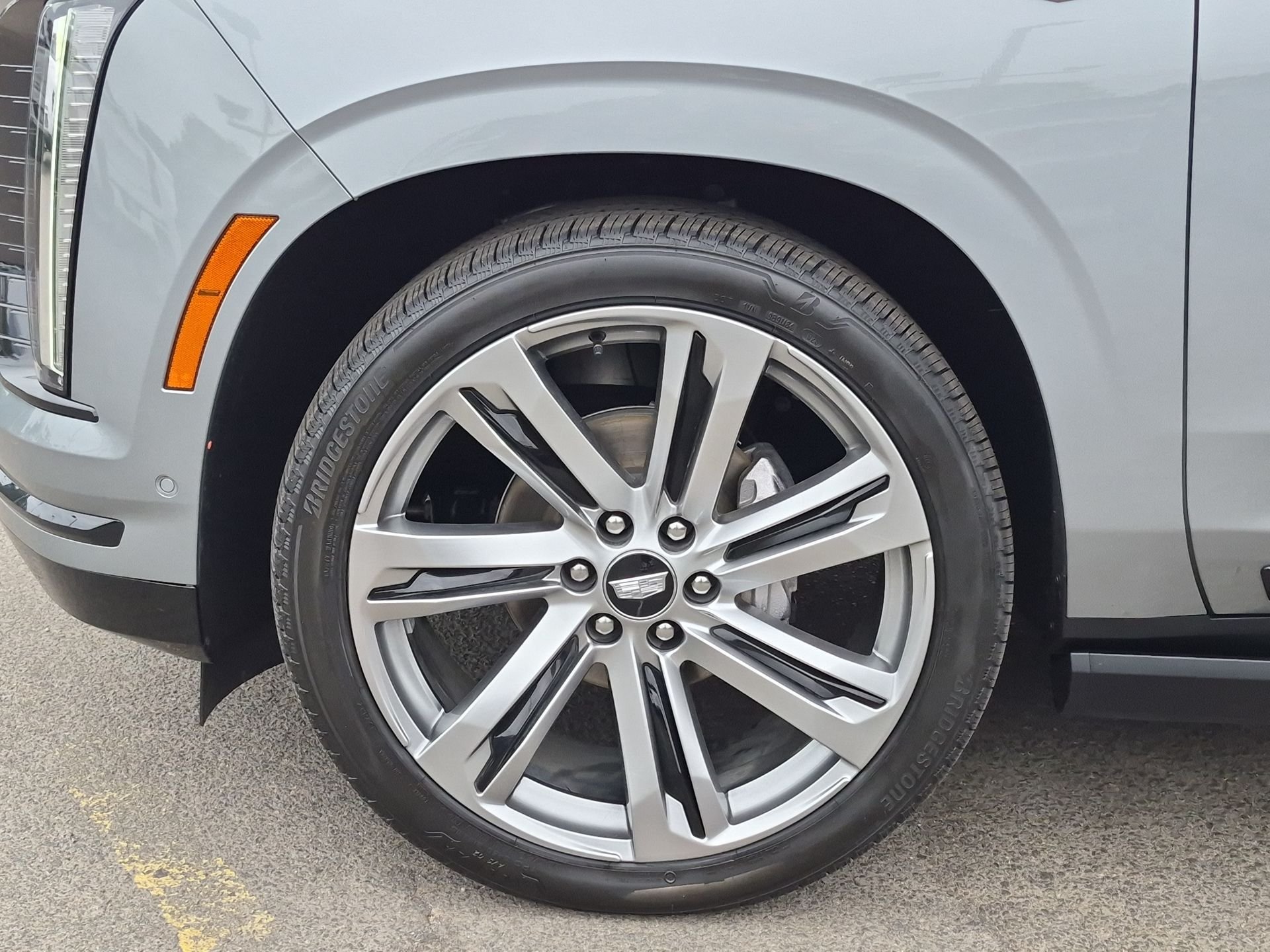 Used 2025 Silver Cadillac Sport Platinum image 34