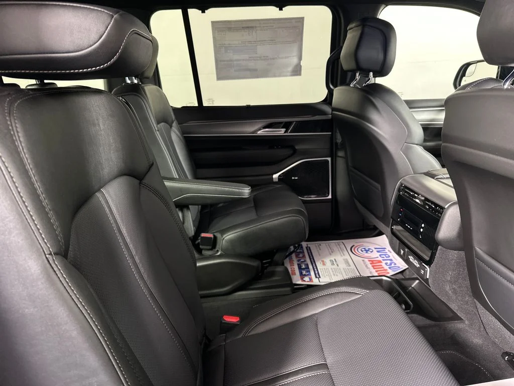 New 2026 Steel Blue Exterior Paint Jeep Limited Reserve image 31
