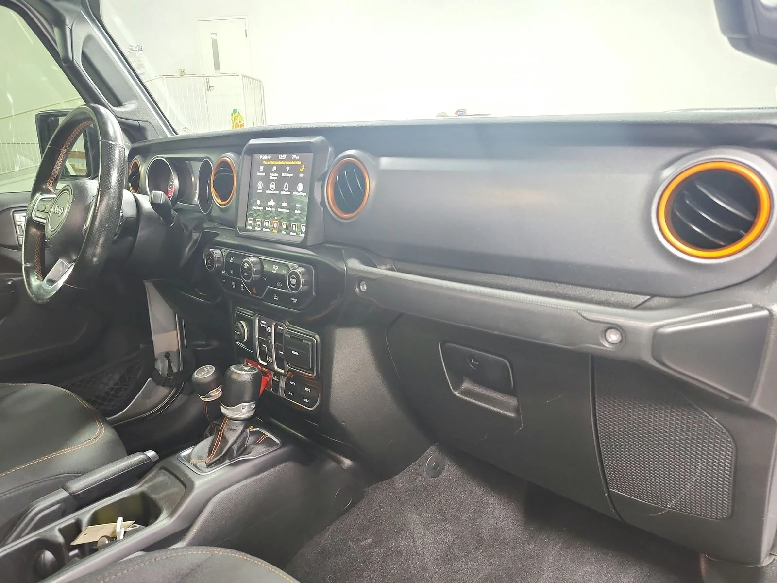 Used 2022 Silver Jeep Mojave image 35
