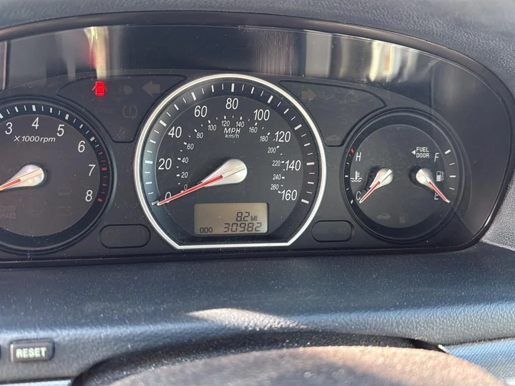 Used 2007 Golden Beige Hyundai SE image 6