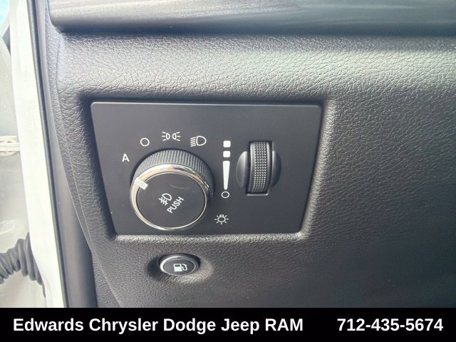 Used 2019 White Jeep Laredo image 24