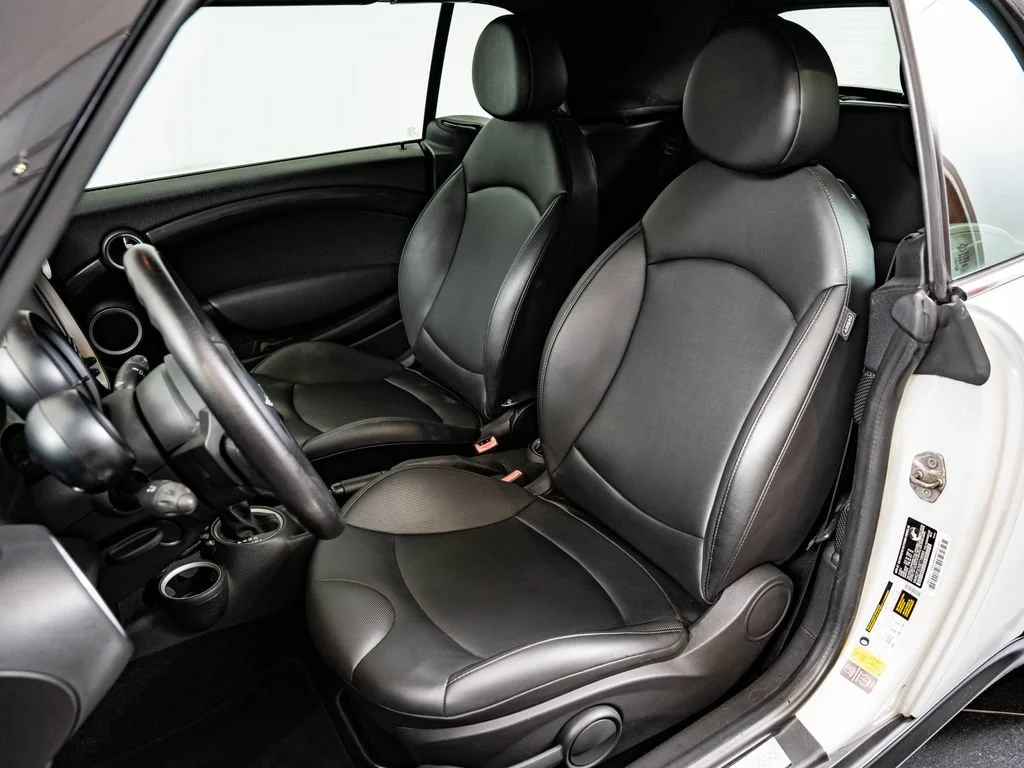 Used 2014 White Silver MINI  image 20