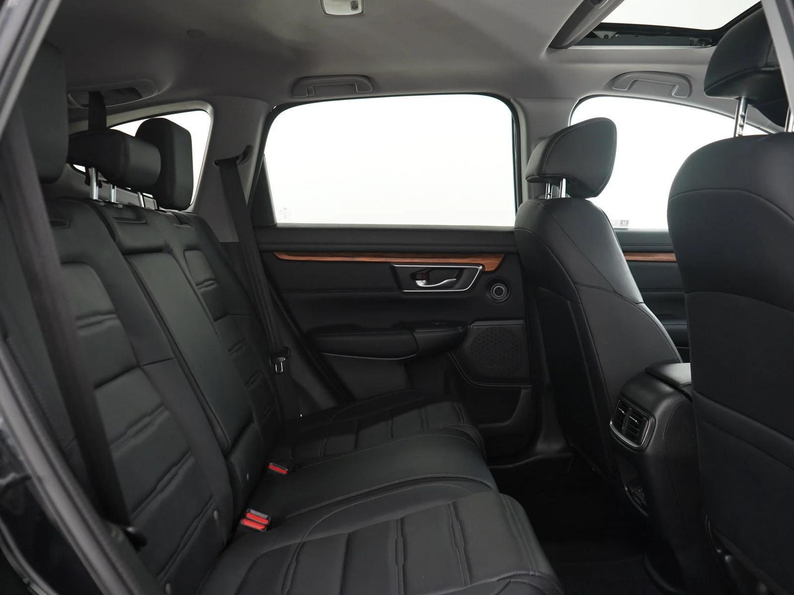Used 2022 Black Honda 5D WAGON HYBRID TOURING image 14