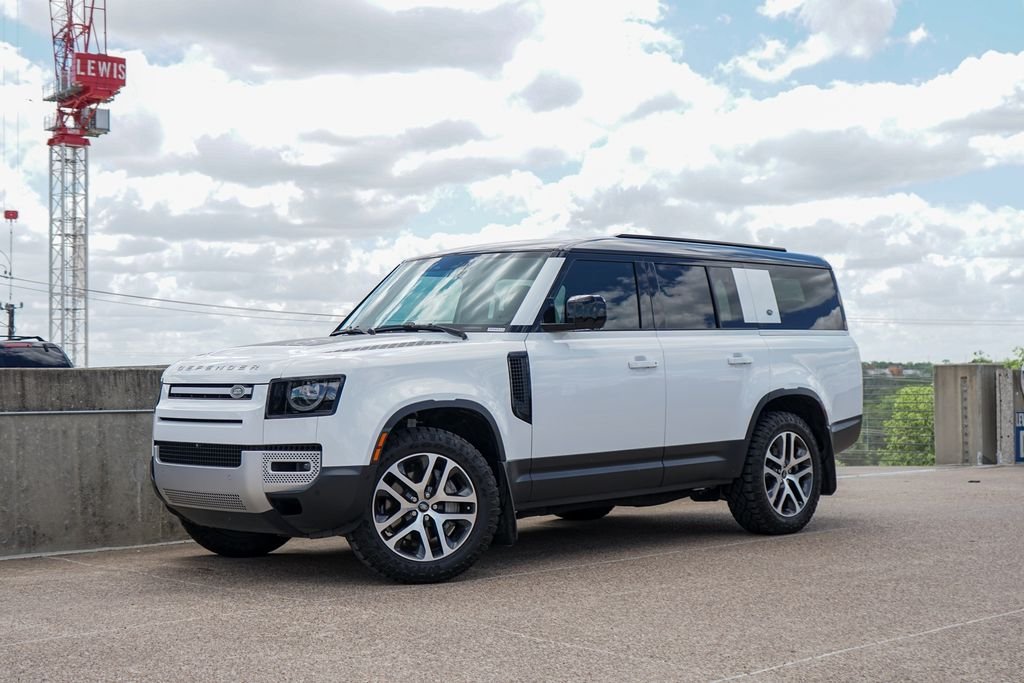 2023 Land Rover Defender SE