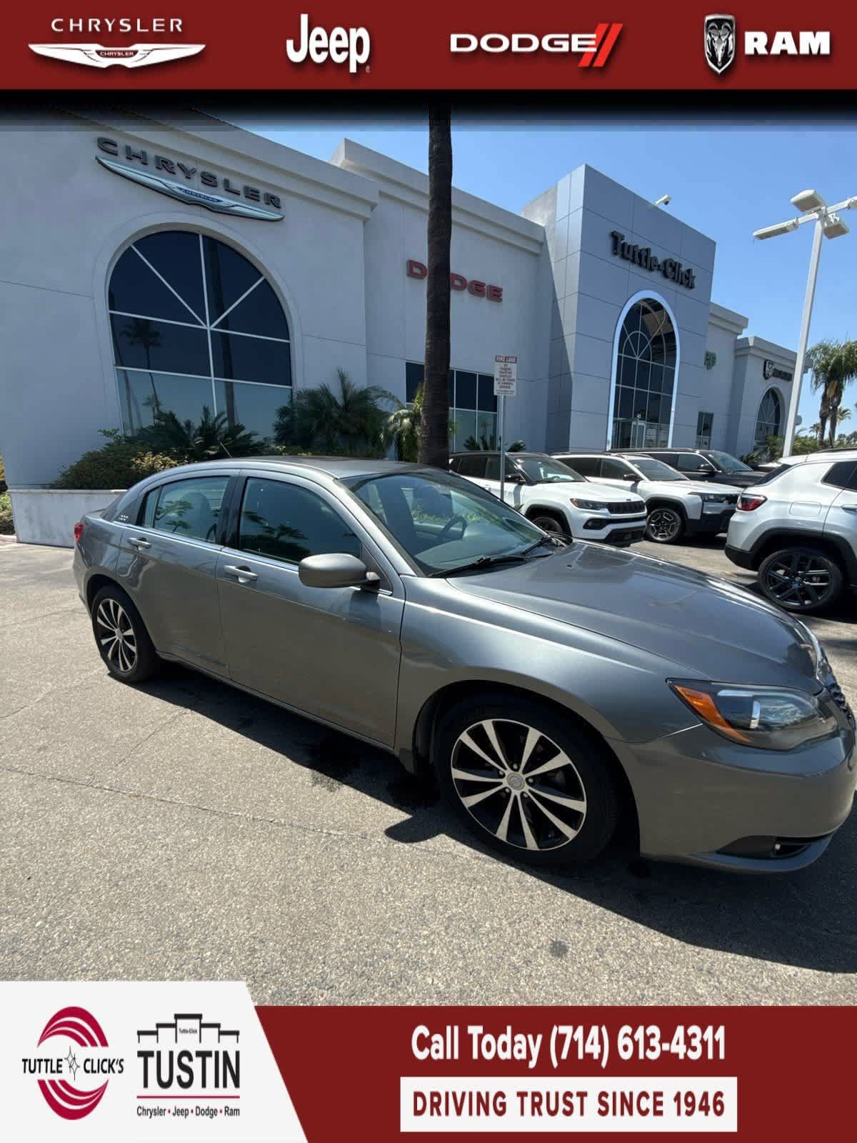 Used 2012 Tungsten Metallic Chrysler Touring image 3