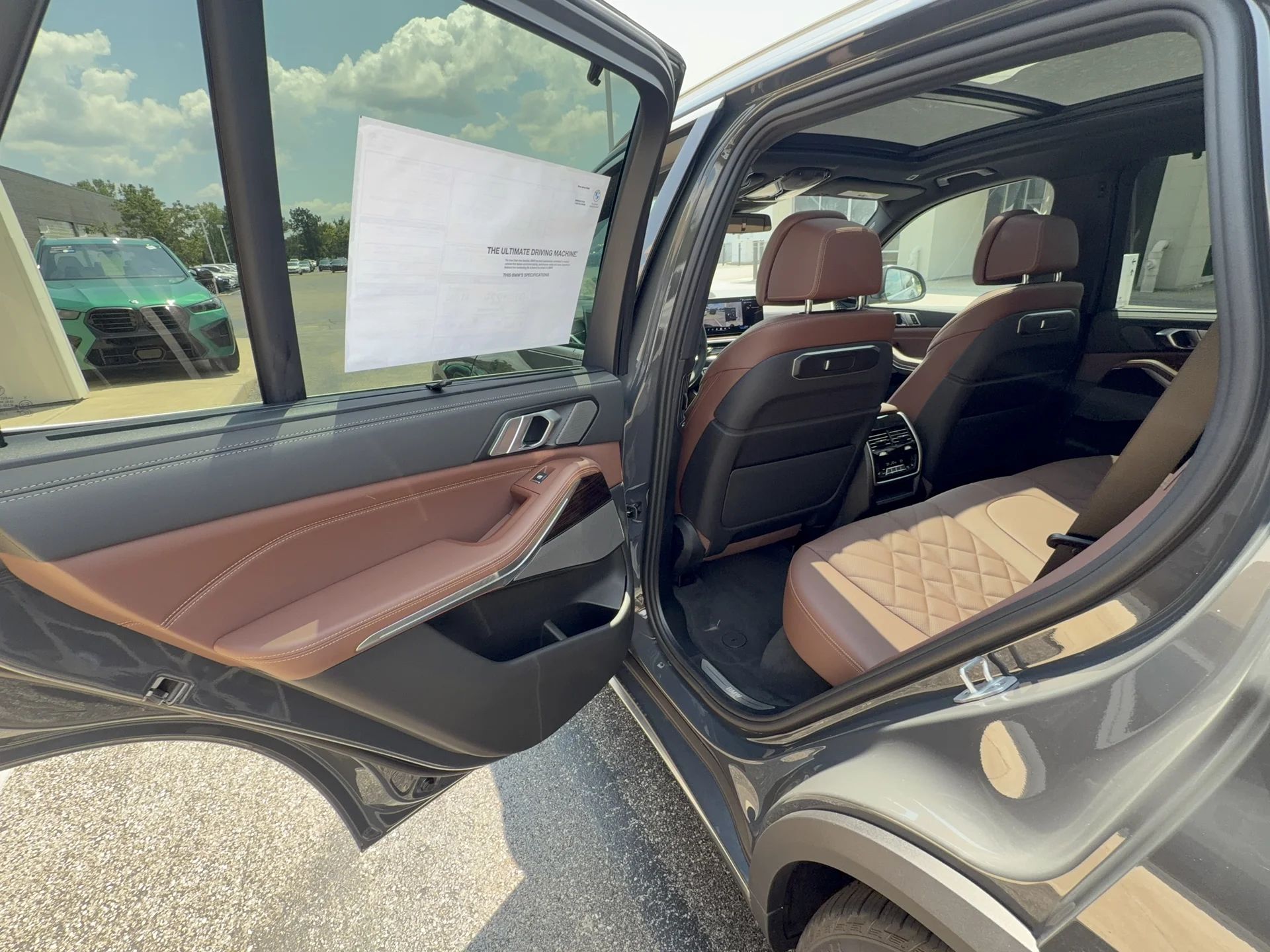 New 2026 Dravit Grey Metallic BMW xDrive50e image 25