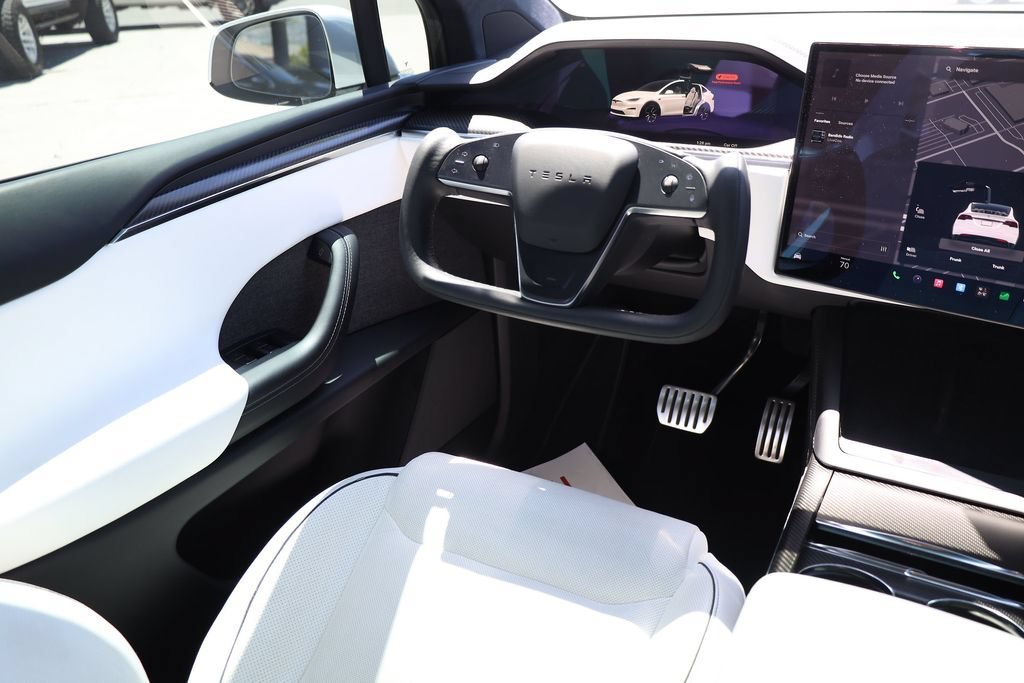 Used 2022 White Tesla Plaid image 18