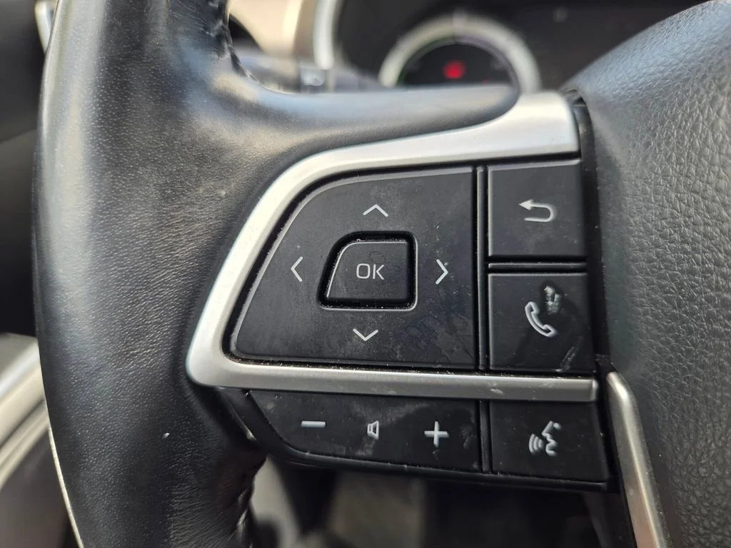 Used 2022 Magnetic Gray Metallic Toyota Hybrid XLE image 20