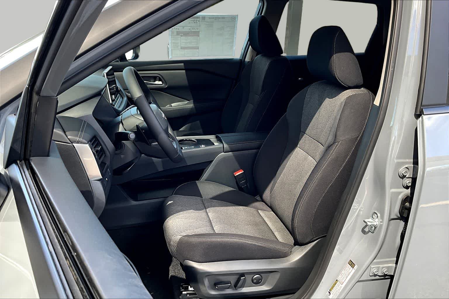 New 2026 Boulder Gray Pearl Nissan SV image 15