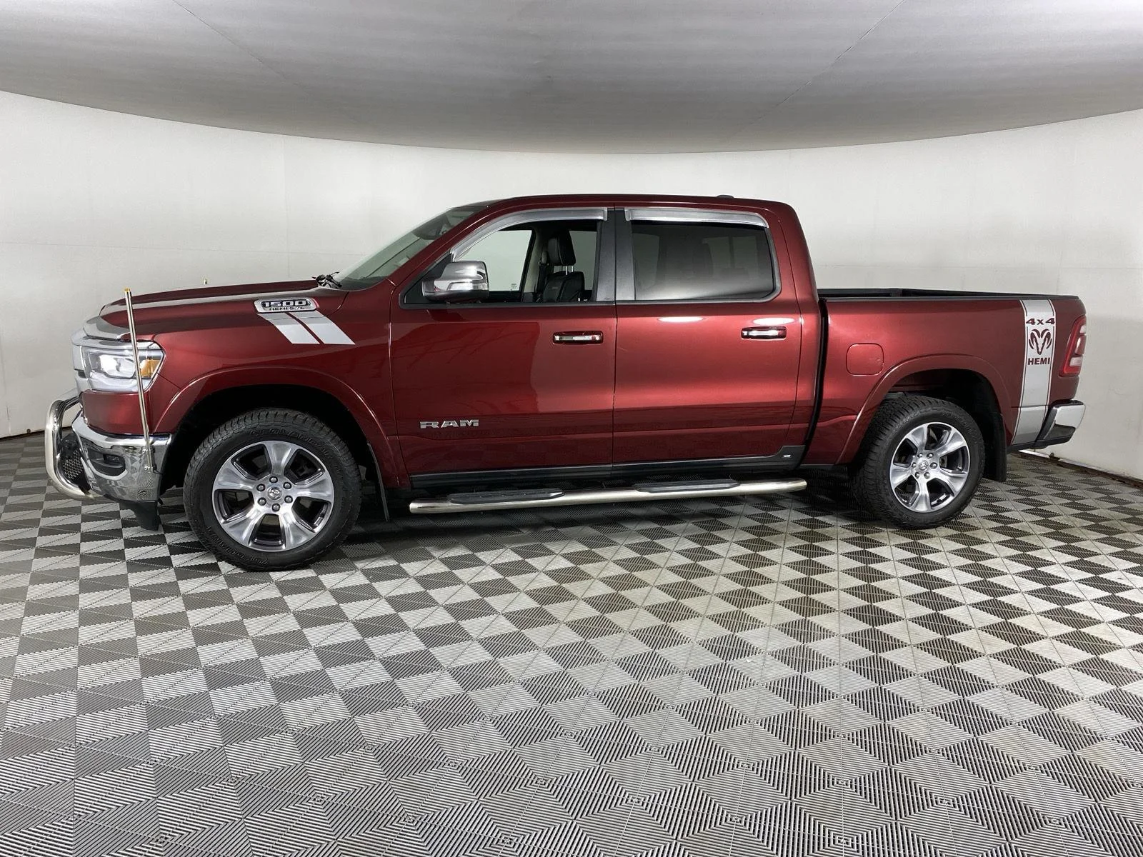 Used 2022 Delmonico Red Pearlcoat Ram Laramie image 7