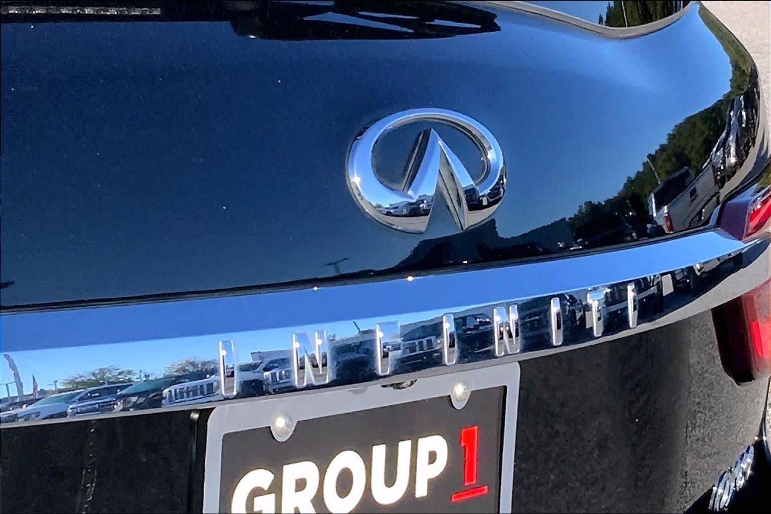 Used 2020 Black Obsidian INFINITI LUXE image 28