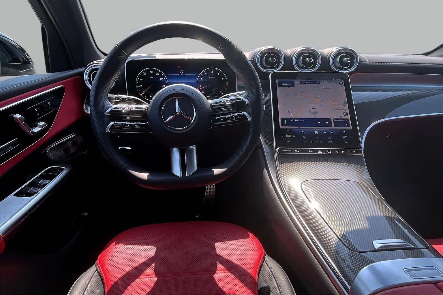 Used 2026 Obsidian Black Metallic Mercedes-Benz GLC 300 image 6
