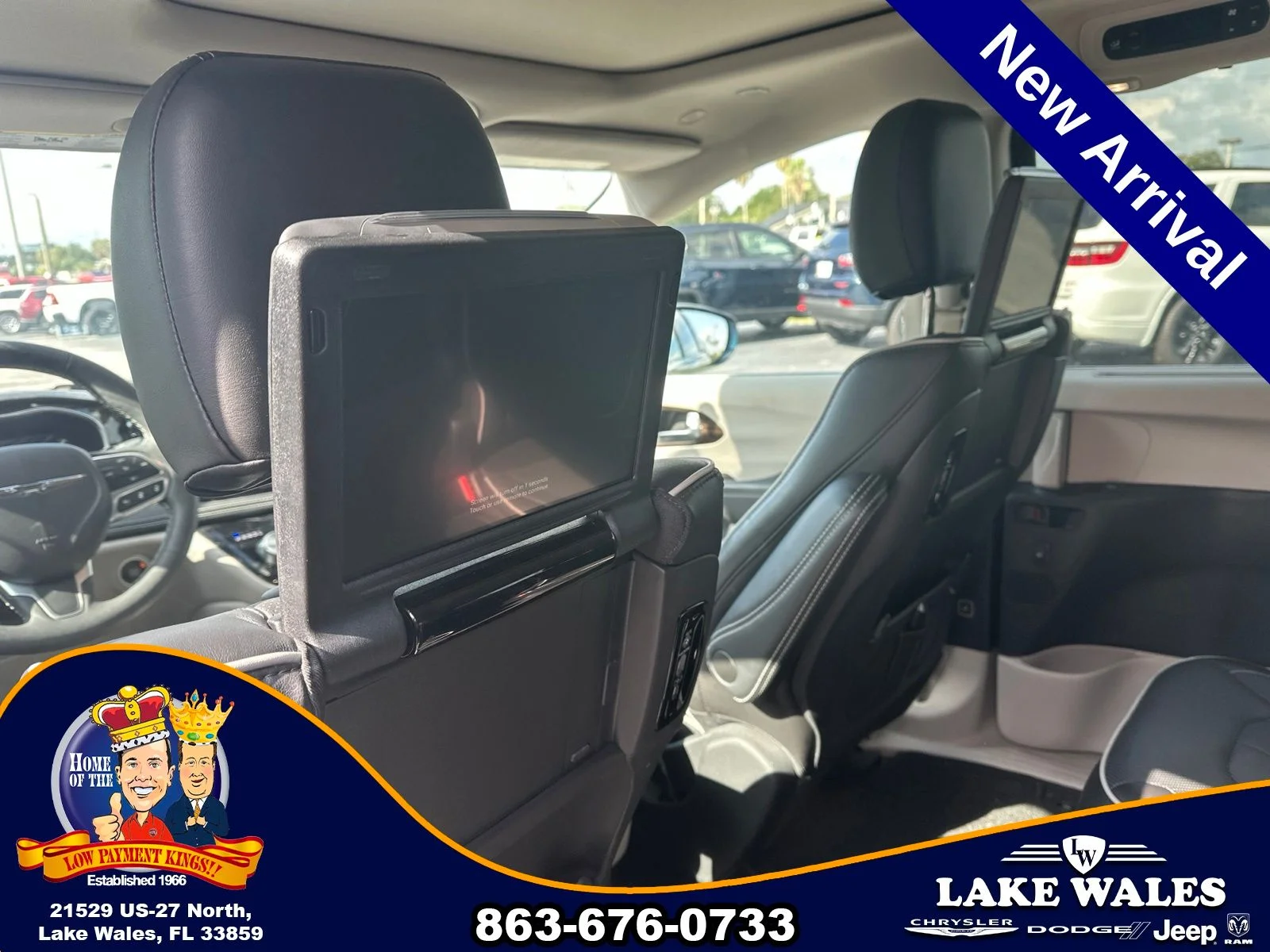 Used 2022 Blue Chrysler Limited image 11
