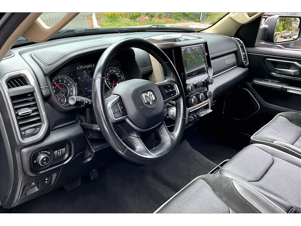 Used 2021 Patriot Blue Pearlcoat Ram Laramie image 14