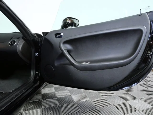 Used 2006 Black Pontiac Base image 11