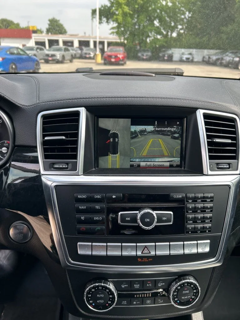 Used 2014  Mercedes-Benz GL 550 image 12