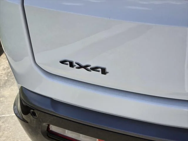New 2026 Bright White Clear-Coat Exterior Paint Jeep  image 5