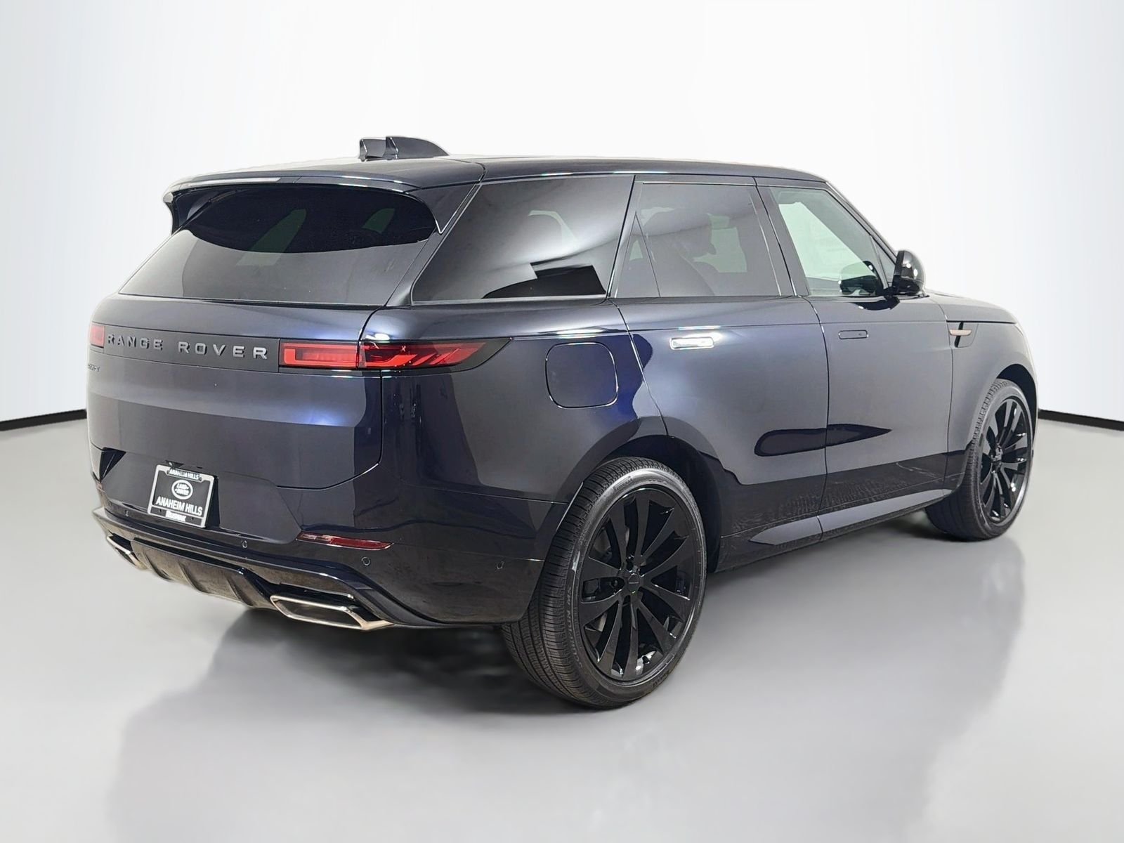 New 2026 Constellation Blue Ultra Metallic Gloss LAND ROVER Dynamic SE image 5